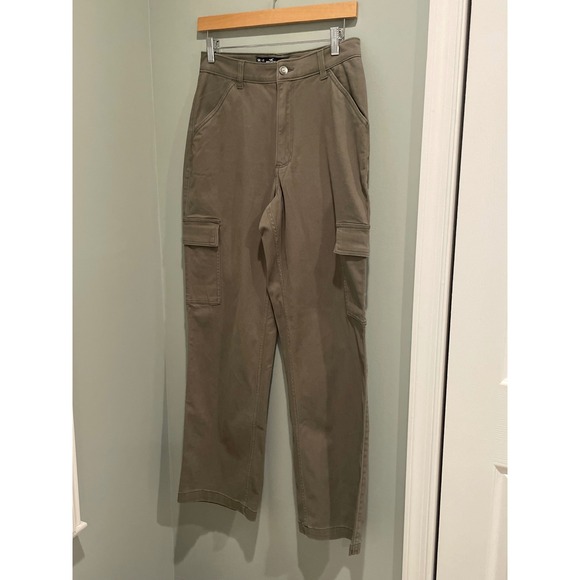 Hollister Ultra High Rise Dad Pants Khaki Utility Cargo Pockets Womens 27R - Picture 2 of 5